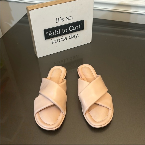 Women's Cream Slide Sandals - Picture 1 of 7